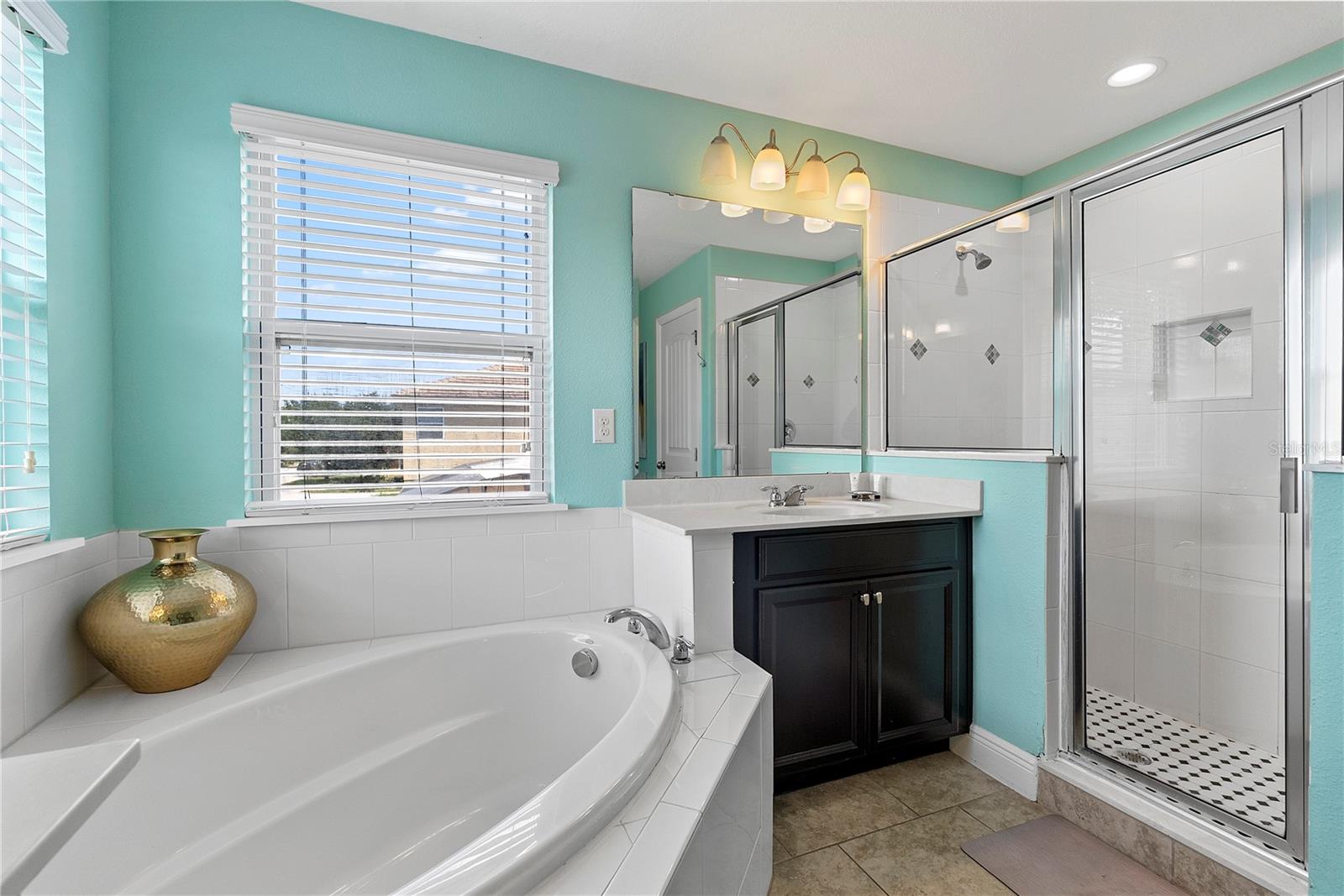 4200 Oaktree Dr Property Photo 34