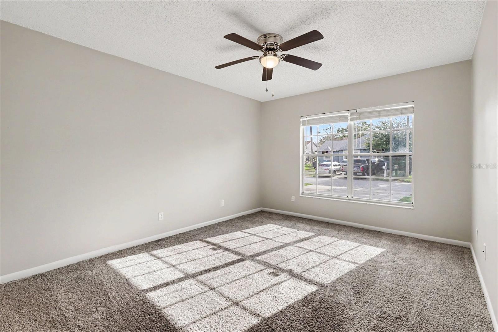 301 Regal Park Dr Property Photo 12