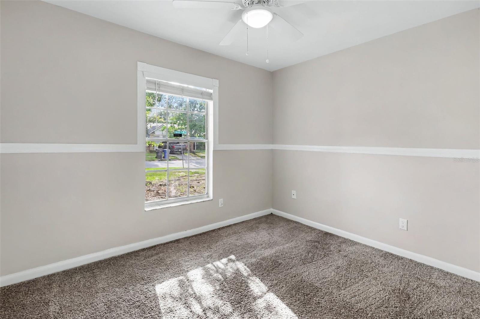 301 Regal Park Dr Property Photo 16