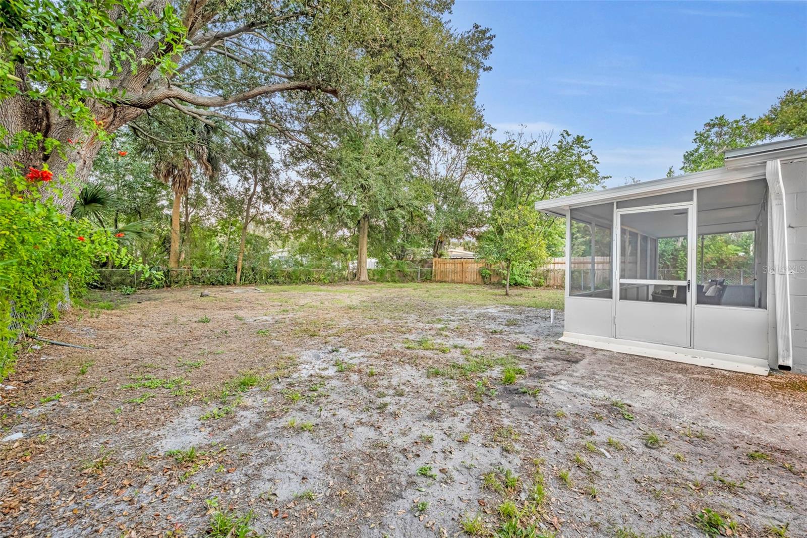 1221 Elinore Dr Property Photo 24