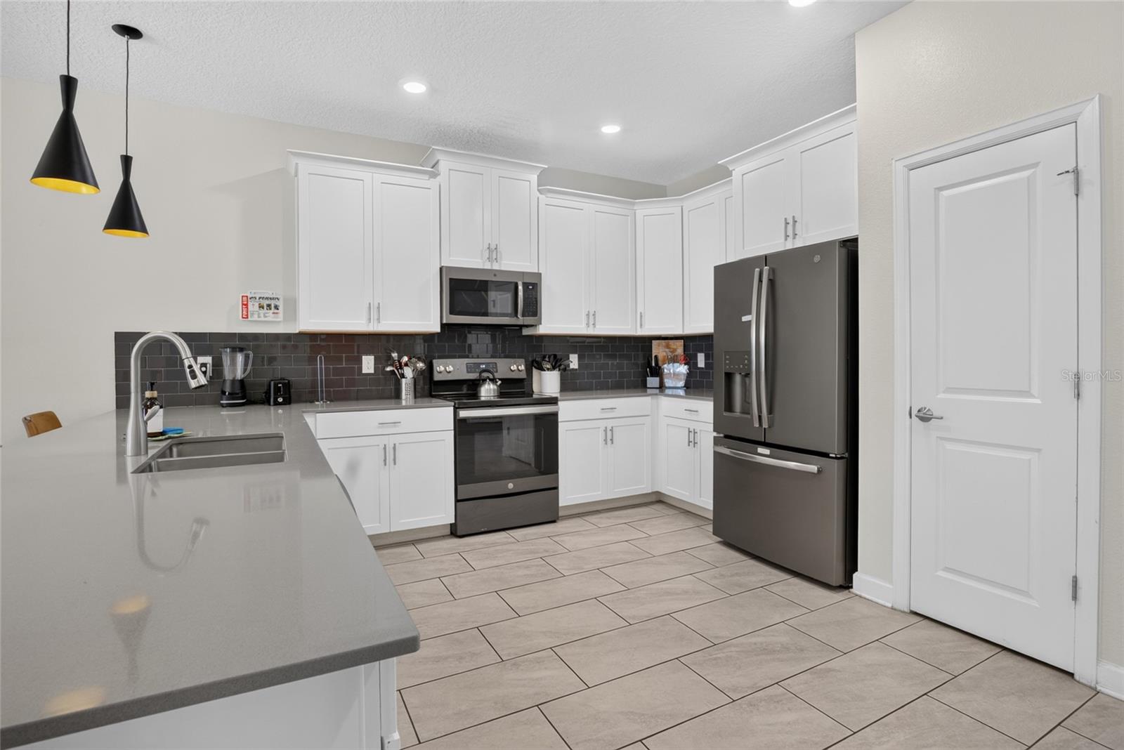 4536 Target Blvd Property Photo 10