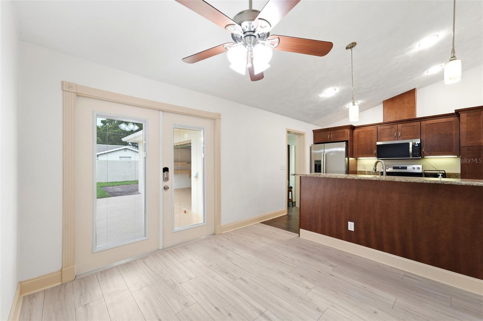 59 Crestwood Cir Property Photo 6