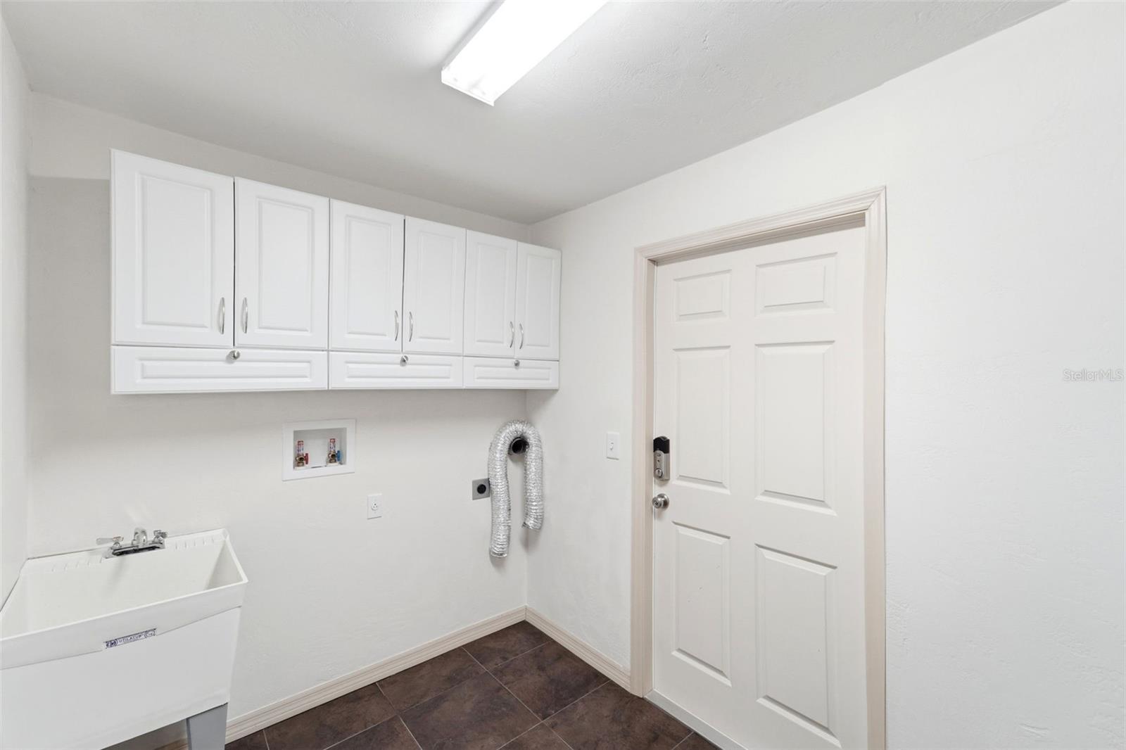 59 Crestwood Cir Property Photo 19