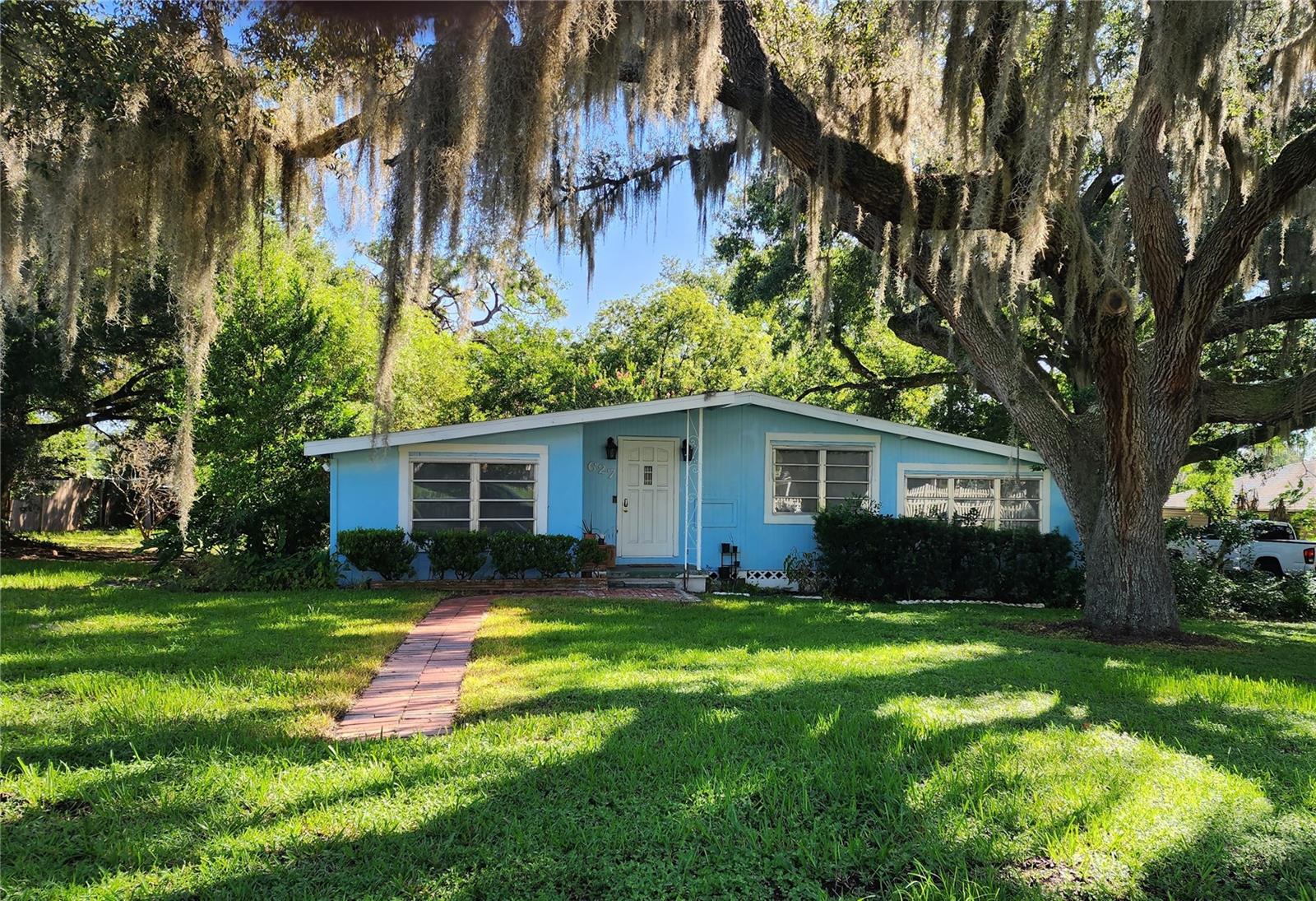 627 WARNER ST Property Photo 1