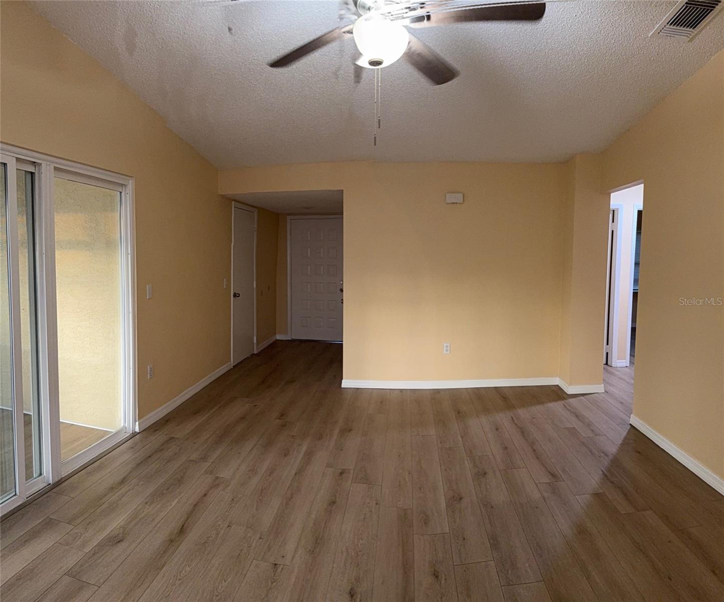 1002 Oropesa Ave Property Photo 4
