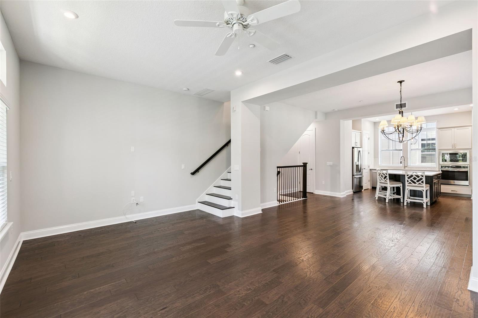1012 E Marks St Property Photo 15