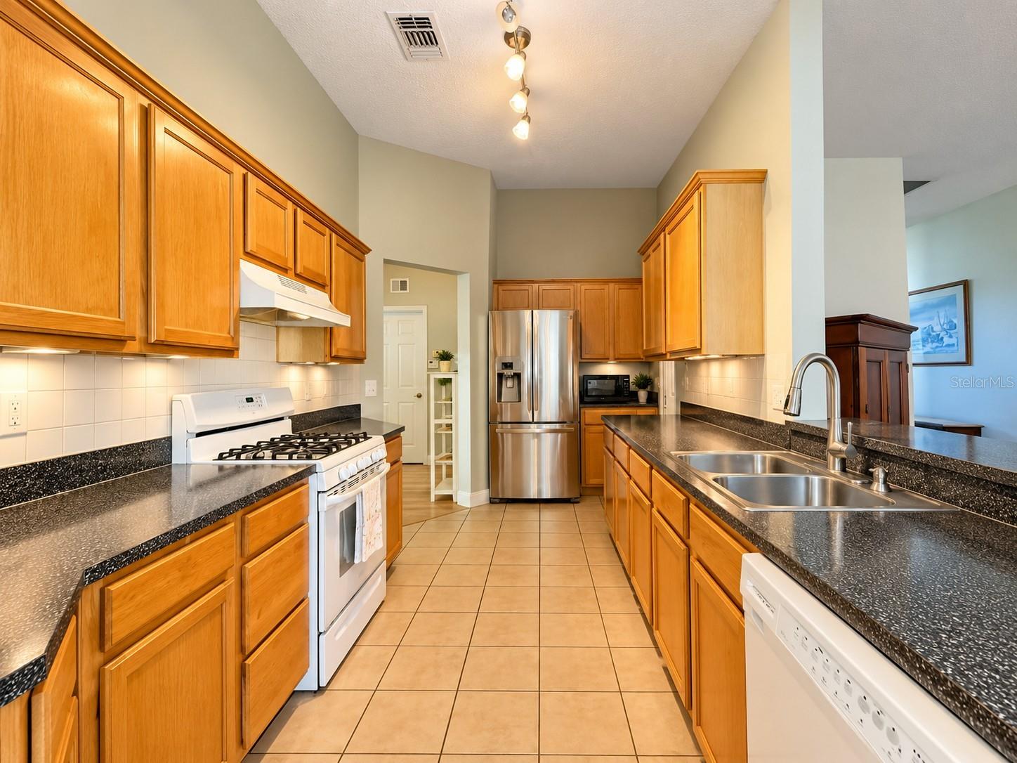 2941 Maple Grove Pl Property Photo 21