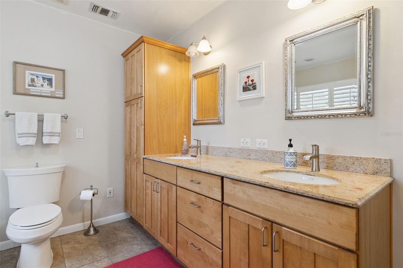 1008 E Ridgewood St Property Photo 16