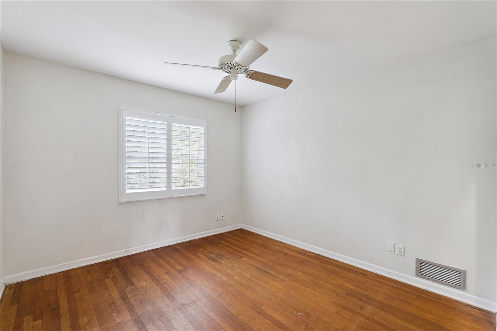 1008 E Ridgewood St Property Photo 30