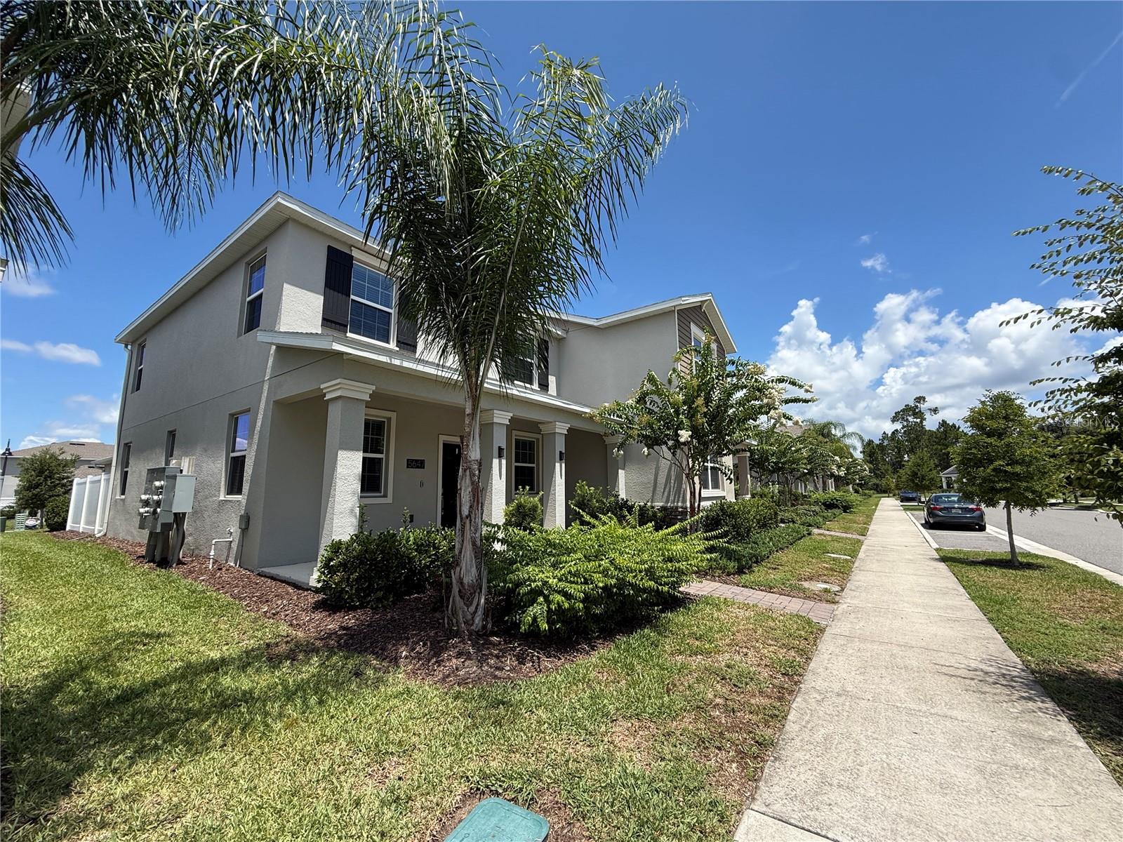 5647 Quiet Palm Loop Property Photo 2