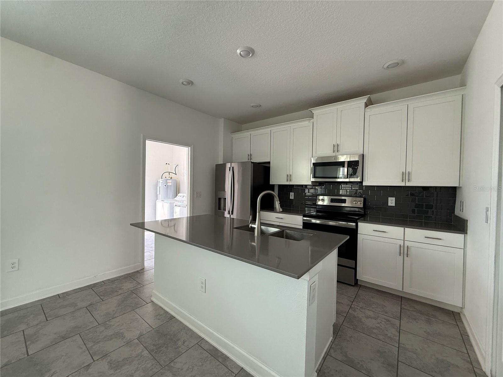 5647 Quiet Palm Loop Property Photo 6