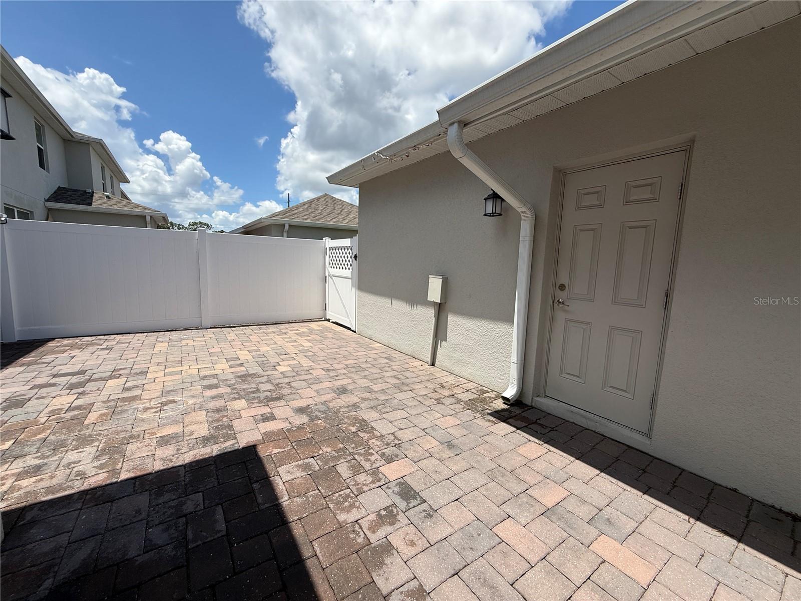 5647 Quiet Palm Loop Property Photo 21