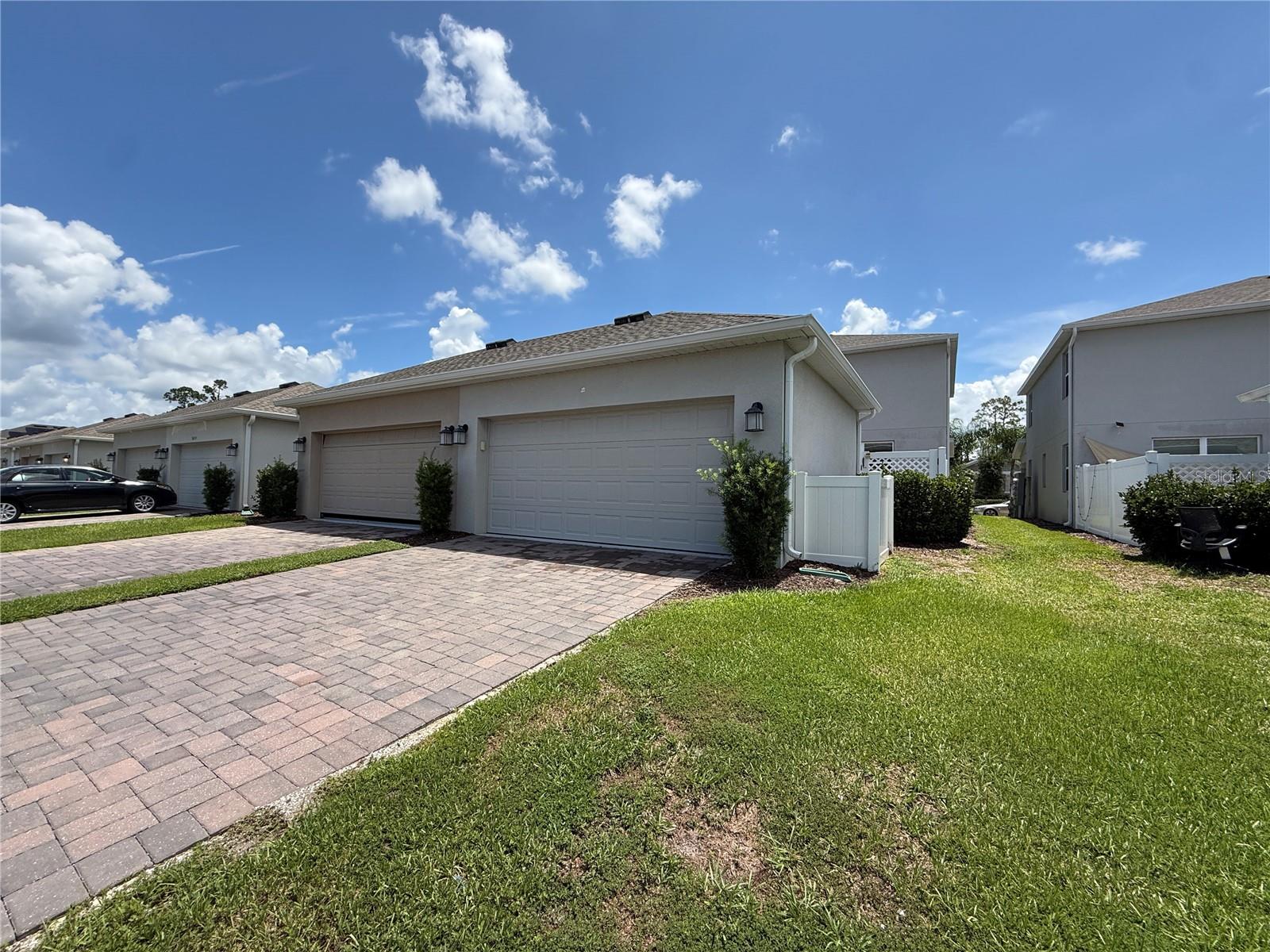 5647 Quiet Palm Loop Property Photo 23