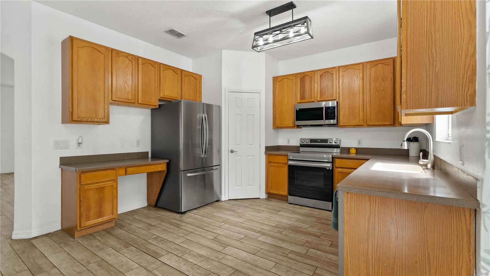 2908 Daybreak Dr Property Photo 12