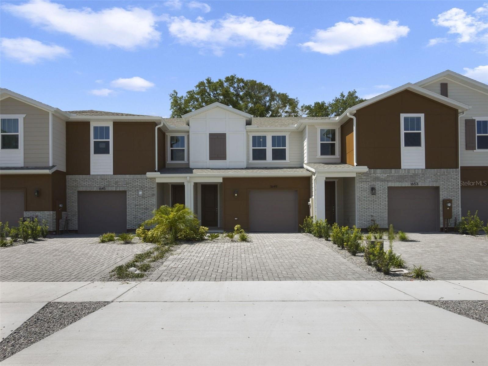 1649 Greenleaf Wood Cv Property Photo 1