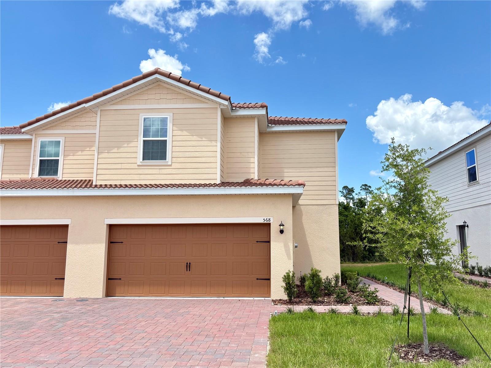 568 Bay Leaf Dr Property Photo 1