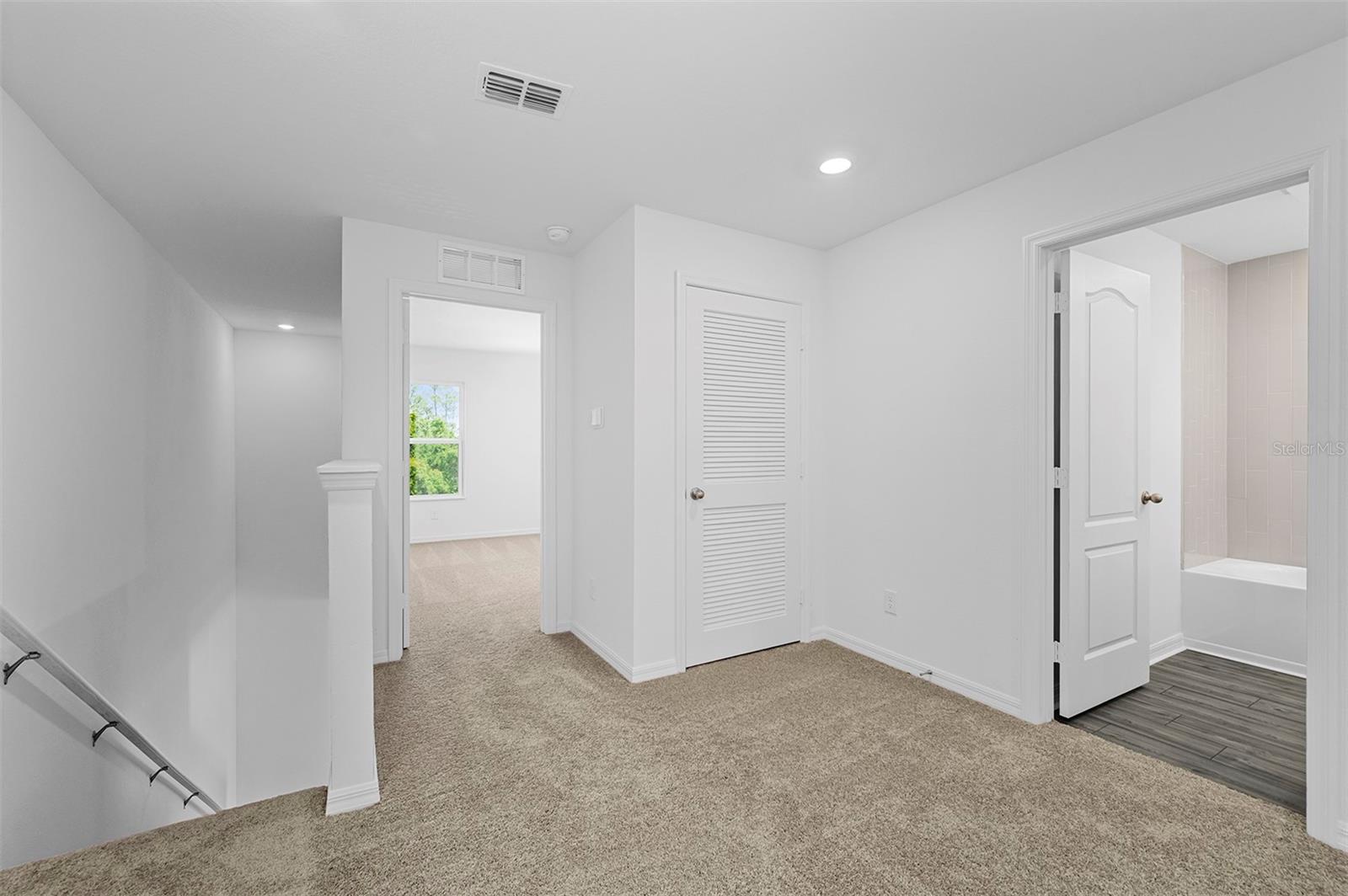568 Bay Leaf Dr Property Photo 10