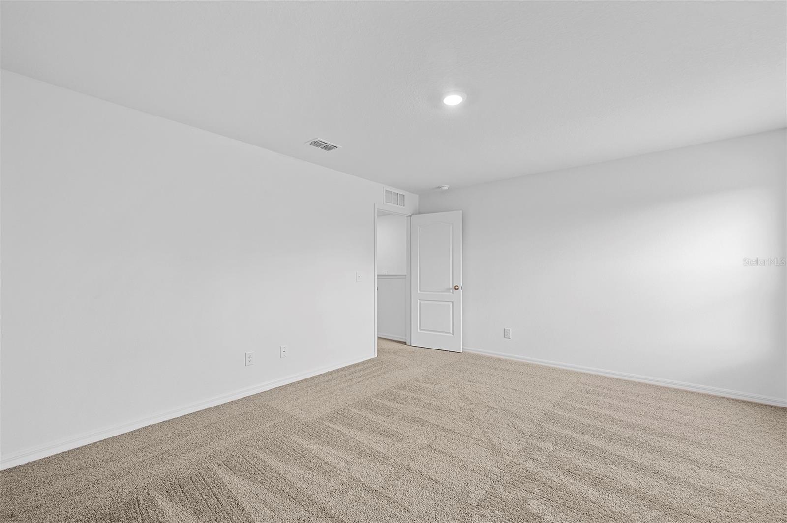 568 Bay Leaf Dr Property Photo 12