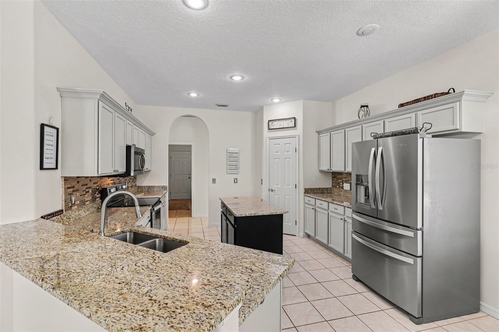 423 Stonehenge Cir Property Photo 5