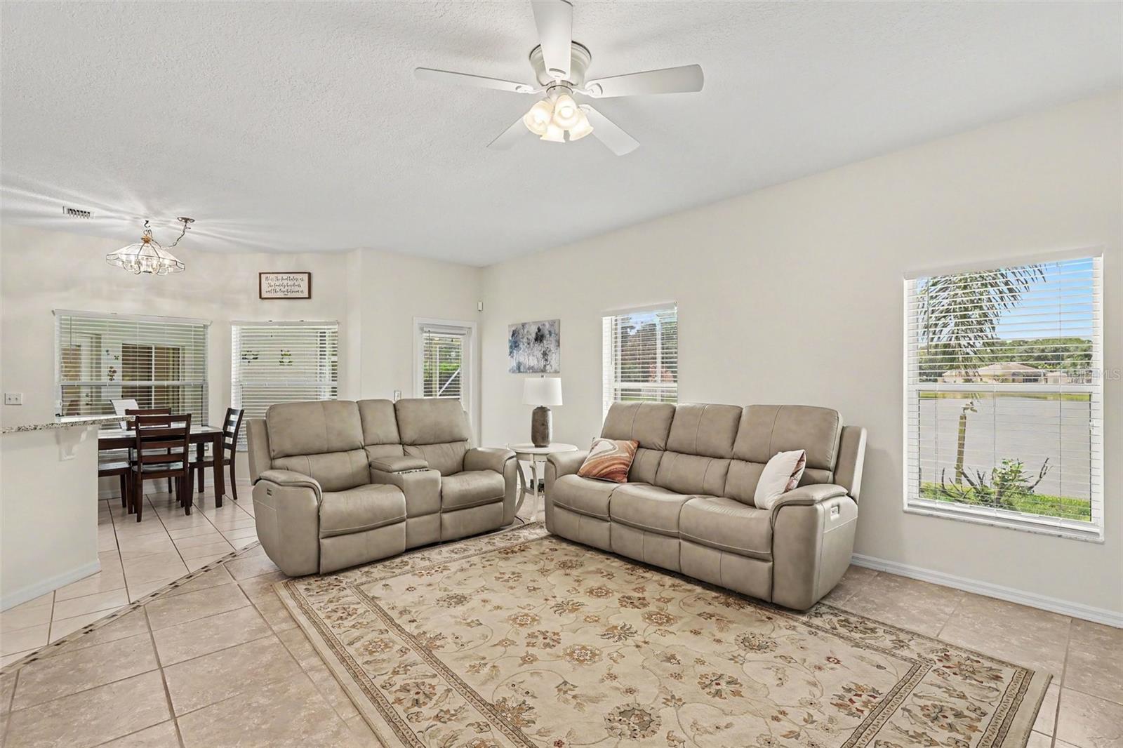 423 Stonehenge Cir Property Photo 9