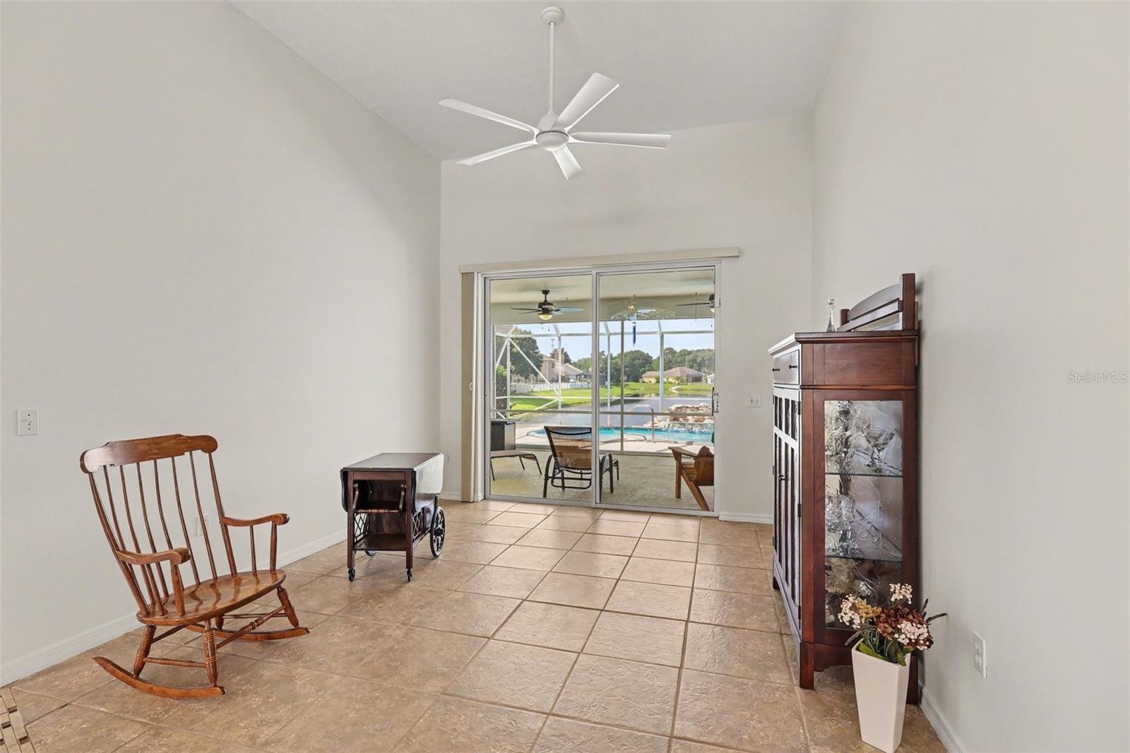 423 Stonehenge Cir Property Photo 12