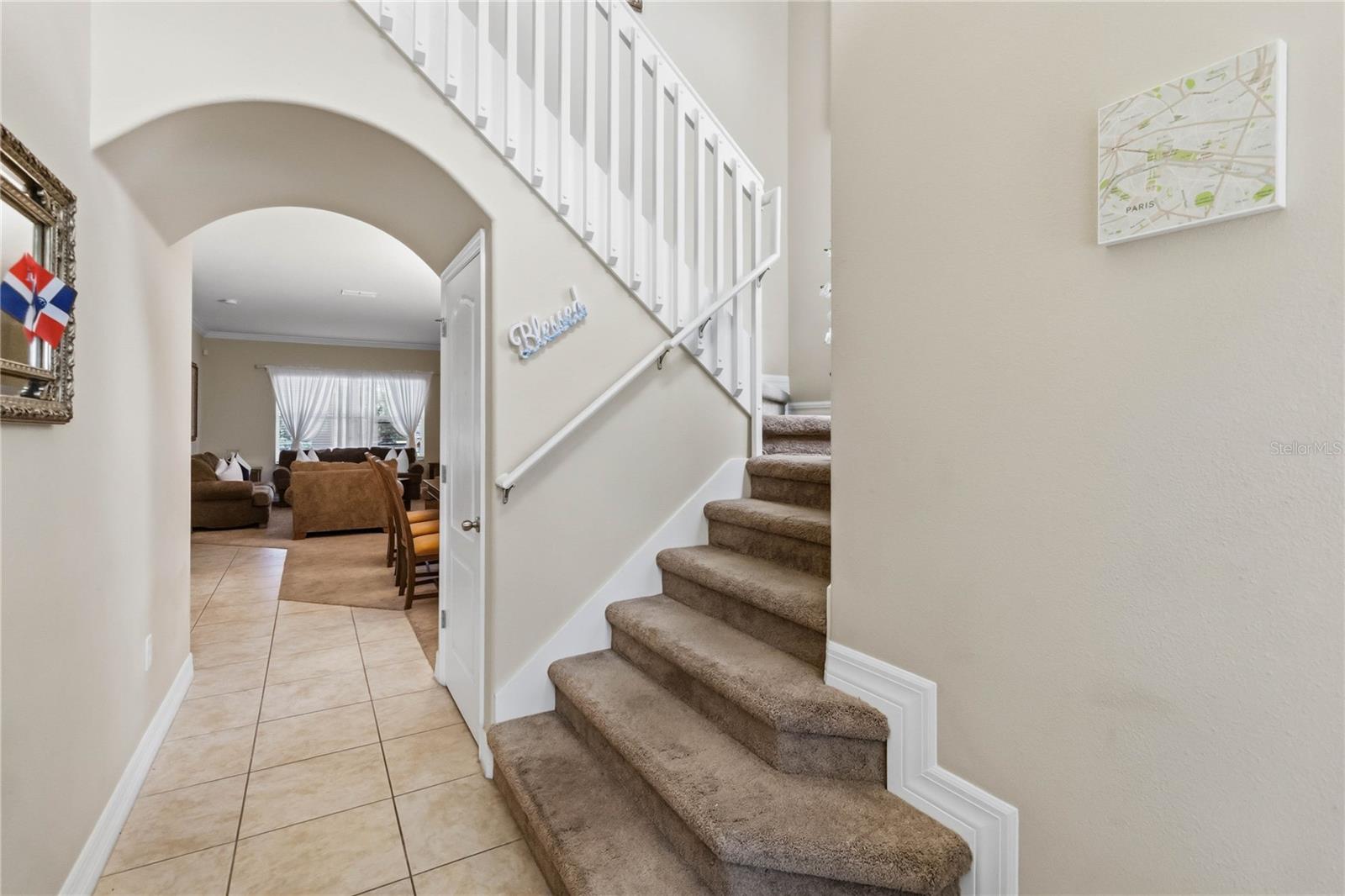 880 Suffolk Pl Property Photo 6