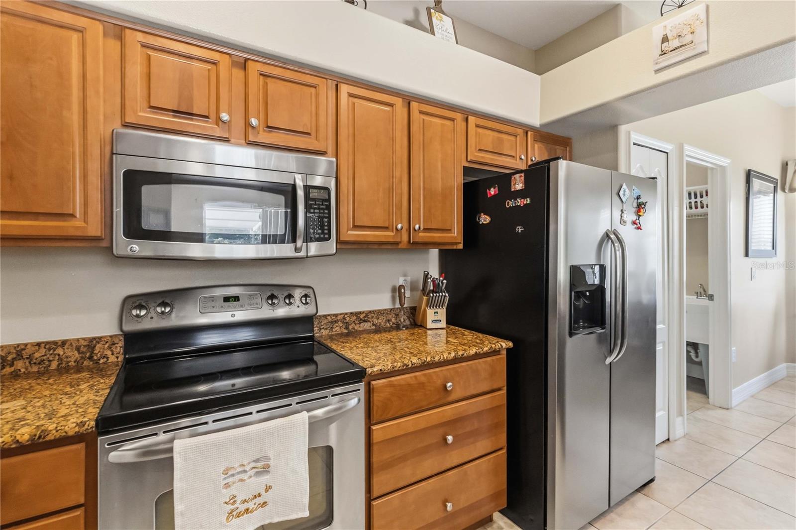 880 Suffolk Pl Property Photo 15