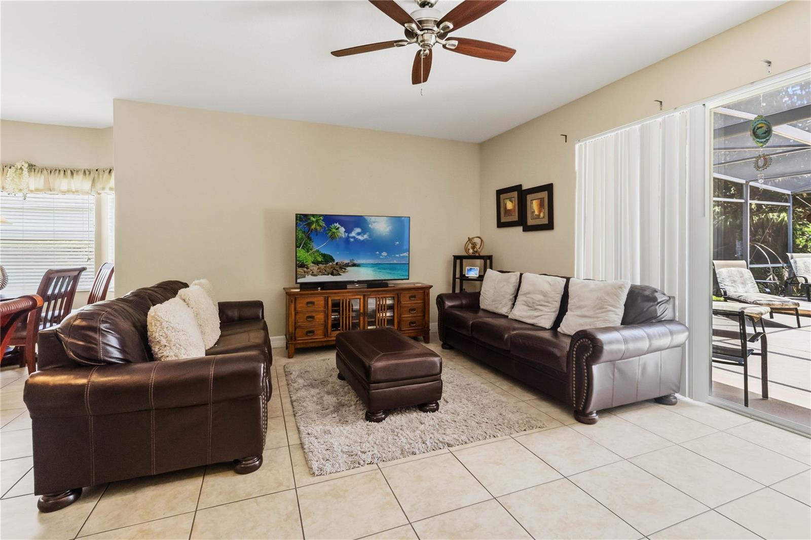 880 Suffolk Pl Property Photo 16