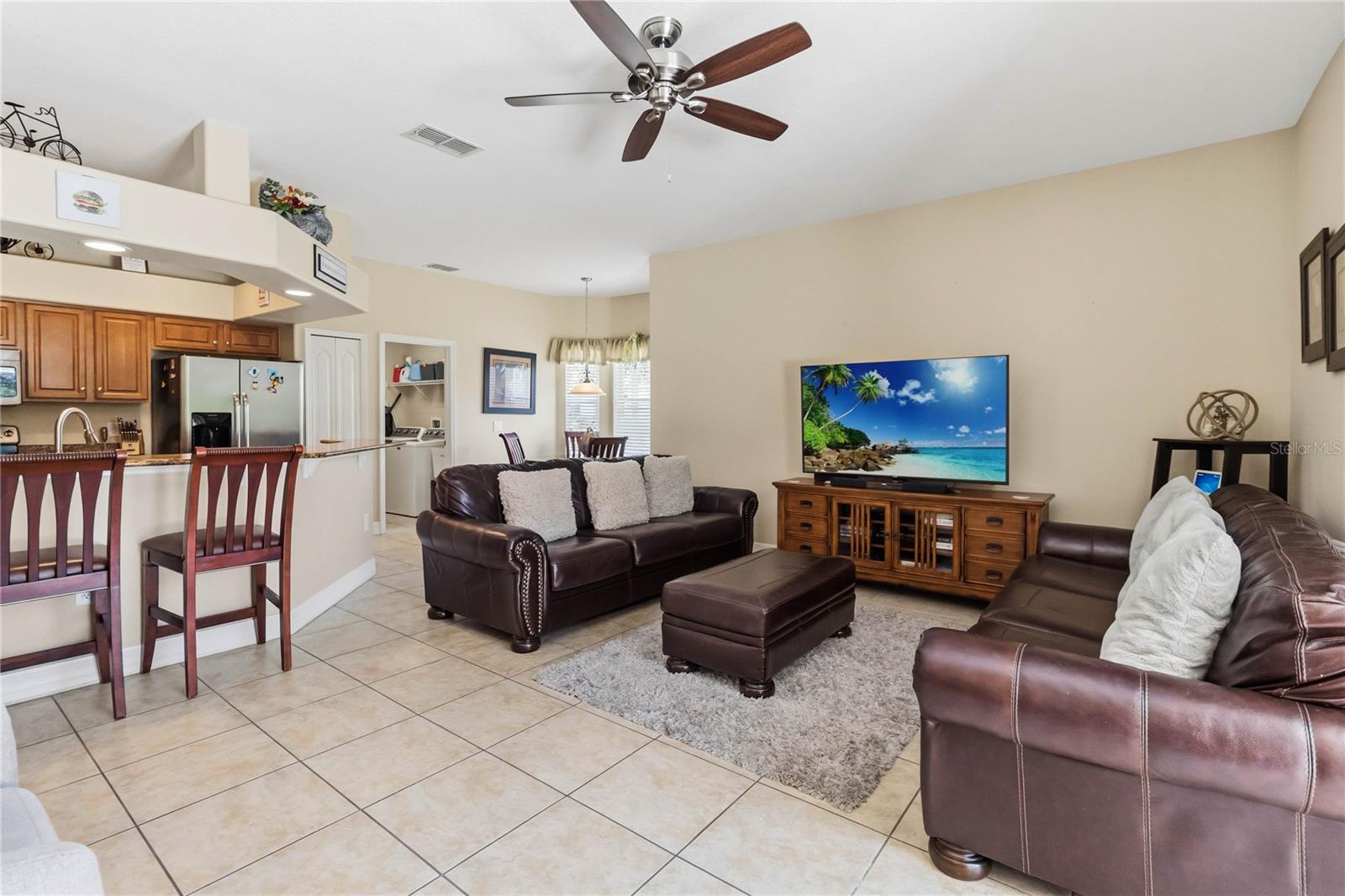 880 Suffolk Pl Property Photo 17