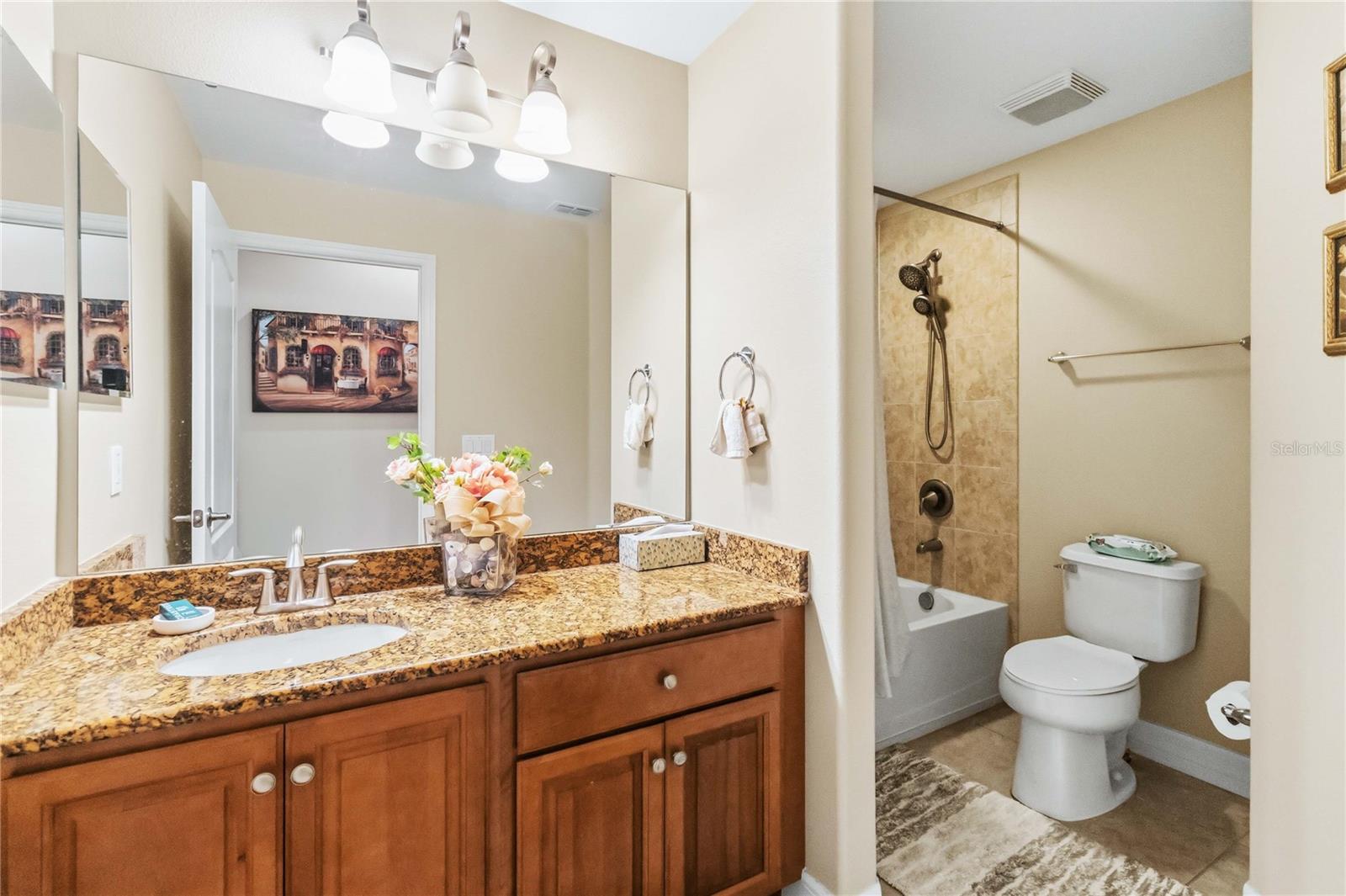 880 Suffolk Pl Property Photo 22