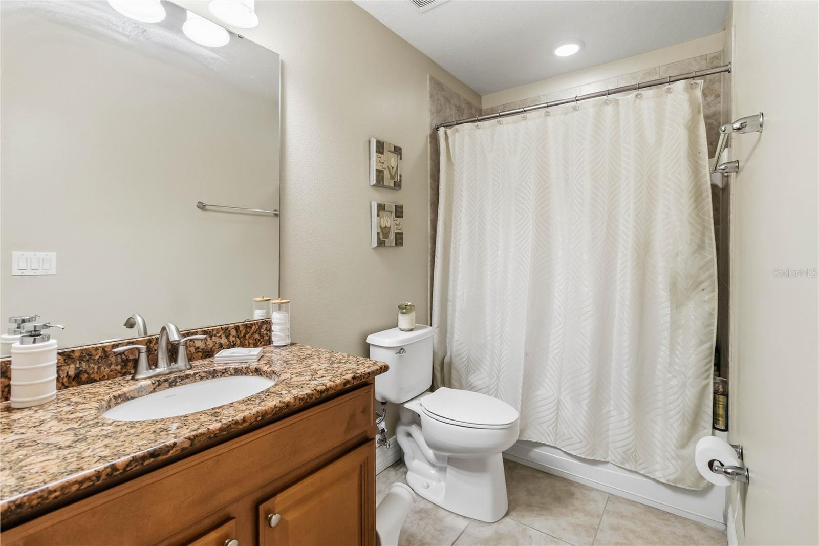 880 Suffolk Pl Property Photo 27