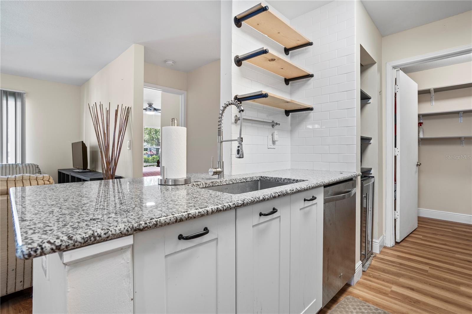 2504 Grassy Point Dr #100 Property Photo 9
