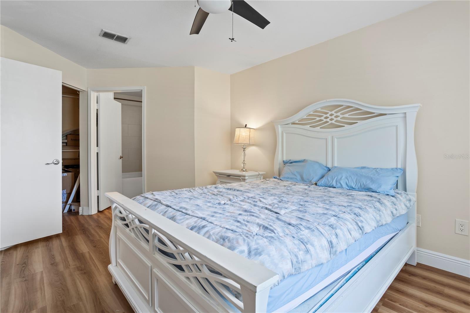 2504 Grassy Point Dr #100 Property Photo 16