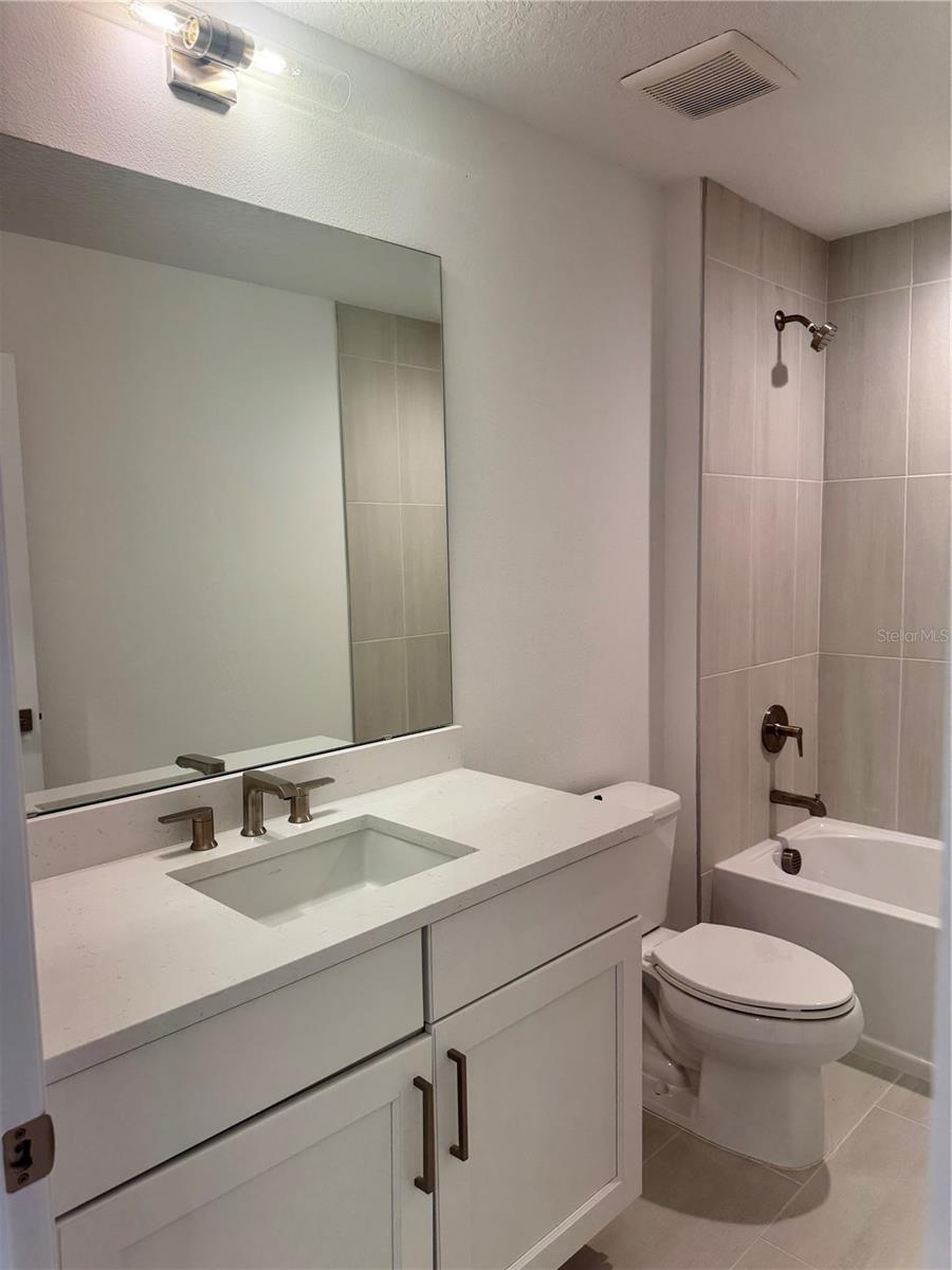 1888 Crowncrest Dr Property Photo 16