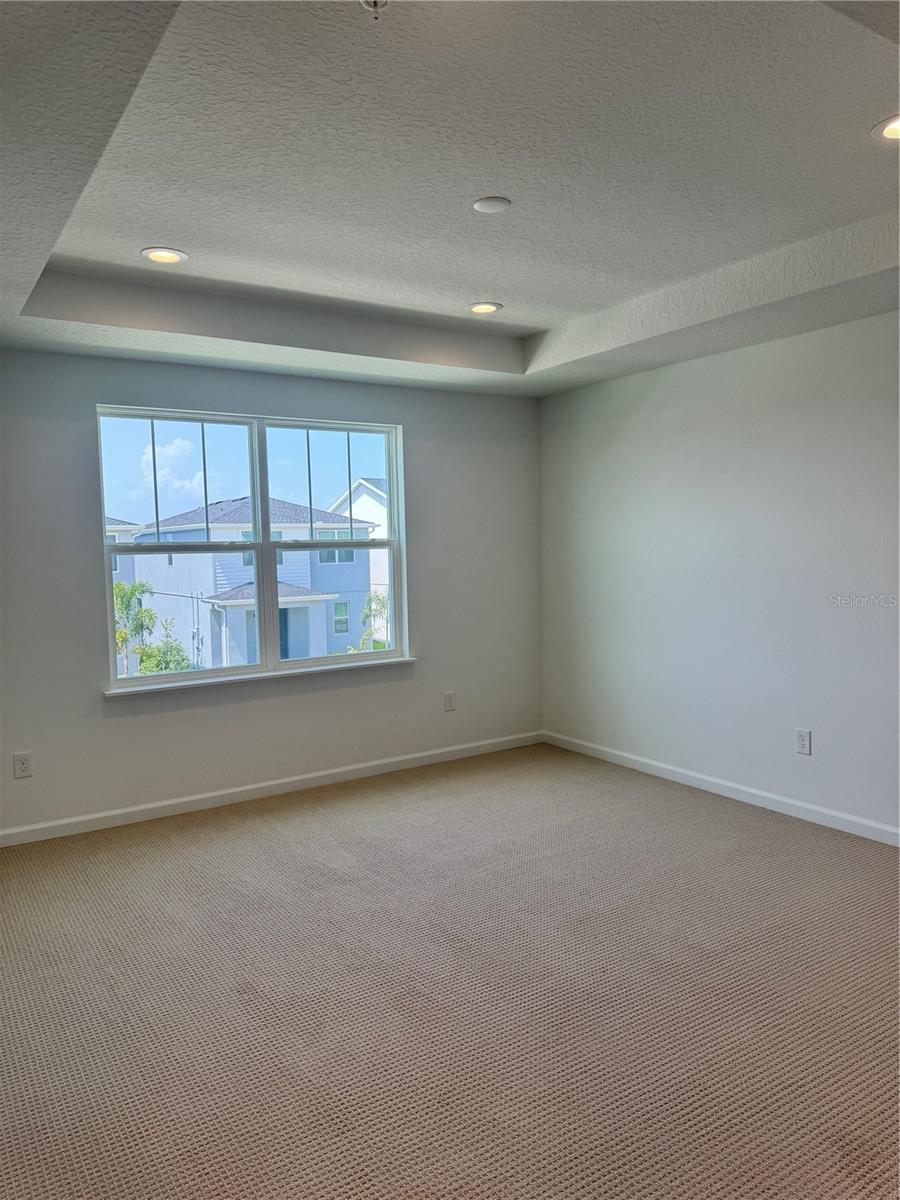1888 Crowncrest Dr Property Photo 18