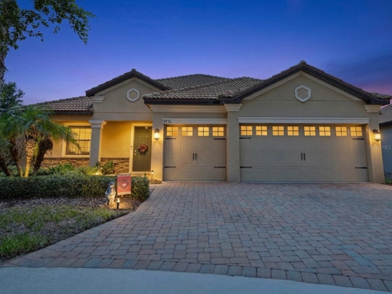 8976 DOVE VALLEY WAY Property Photo 1