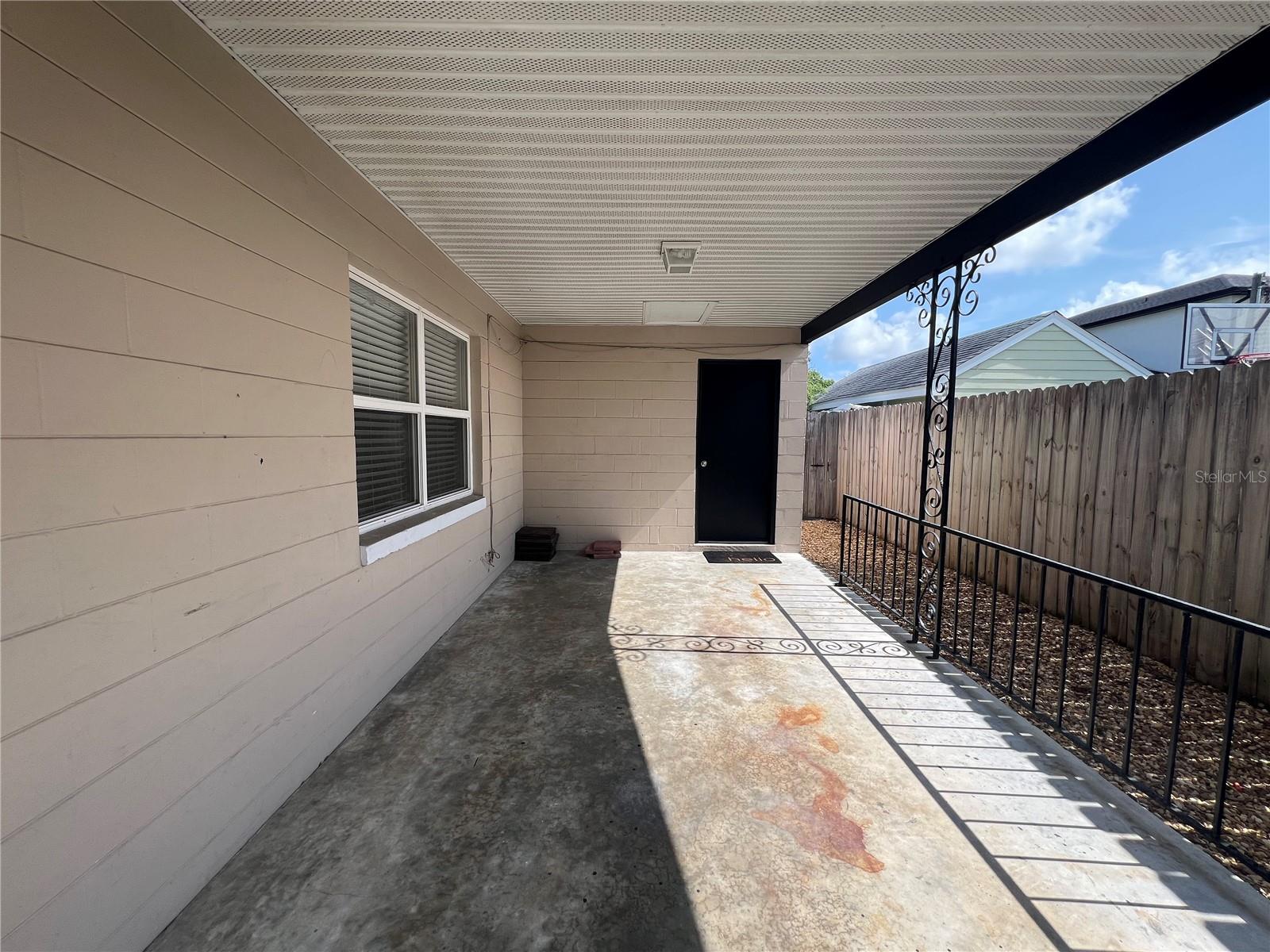 13 E Winter Park St Property Photo 3