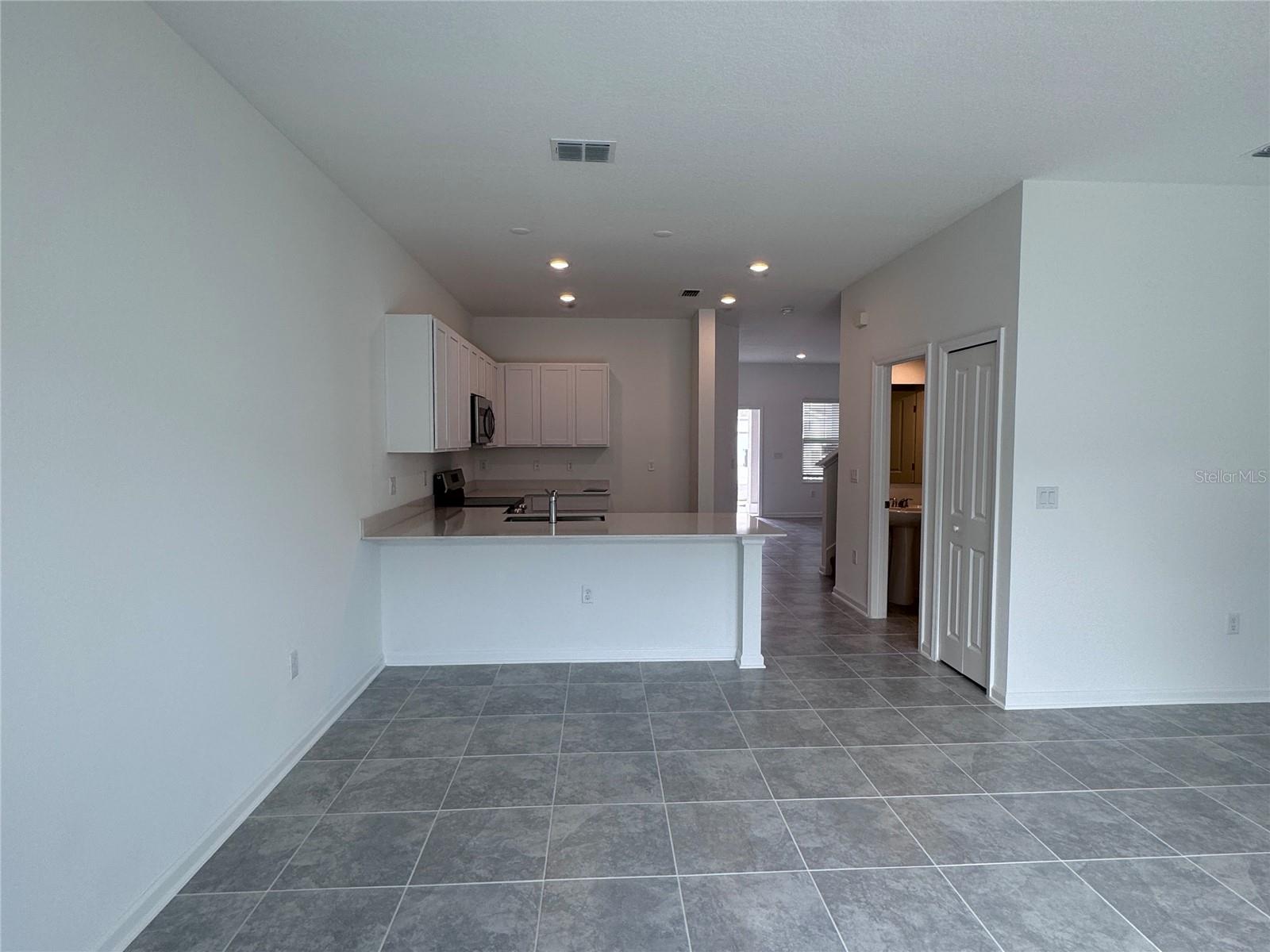 2494 Skyline Loop Property Photo 6