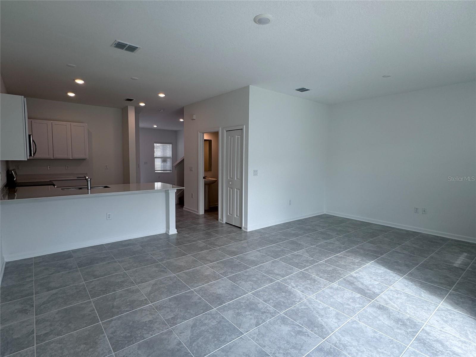 2494 Skyline Loop Property Photo 7