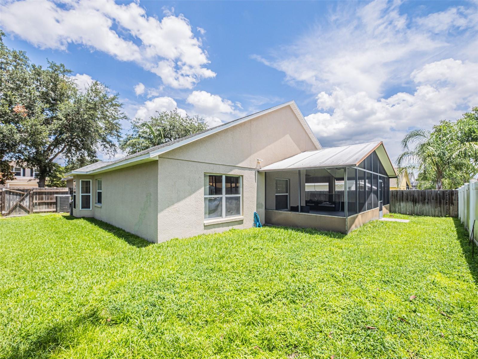 2843 Strand Cir Property Photo 6