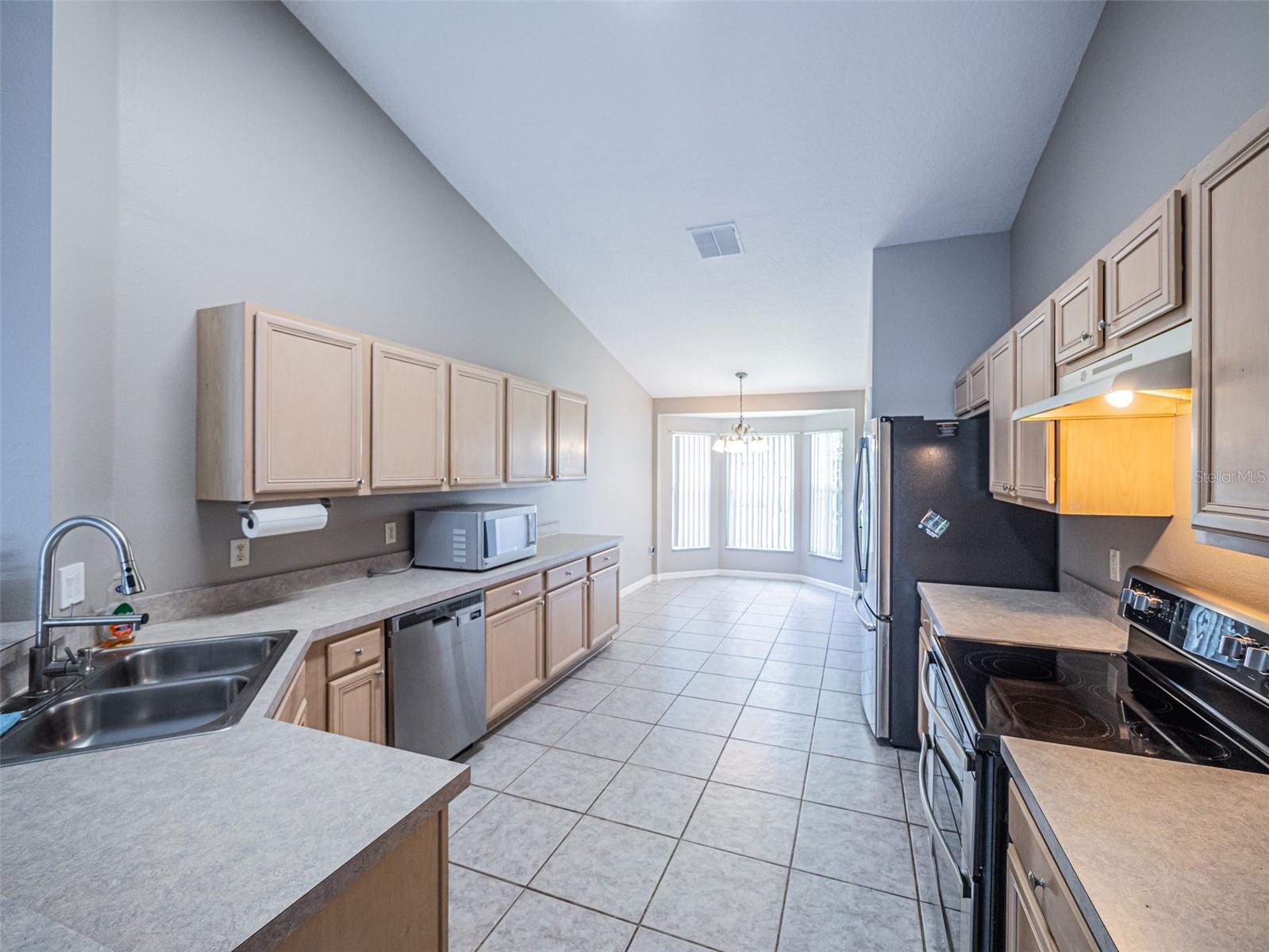 2843 Strand Cir Property Photo 8
