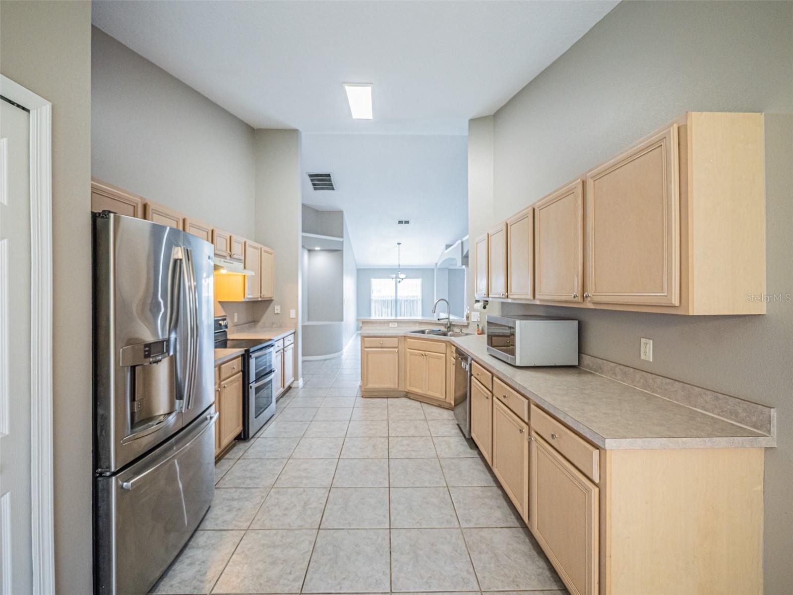 2843 Strand Cir Property Photo 9