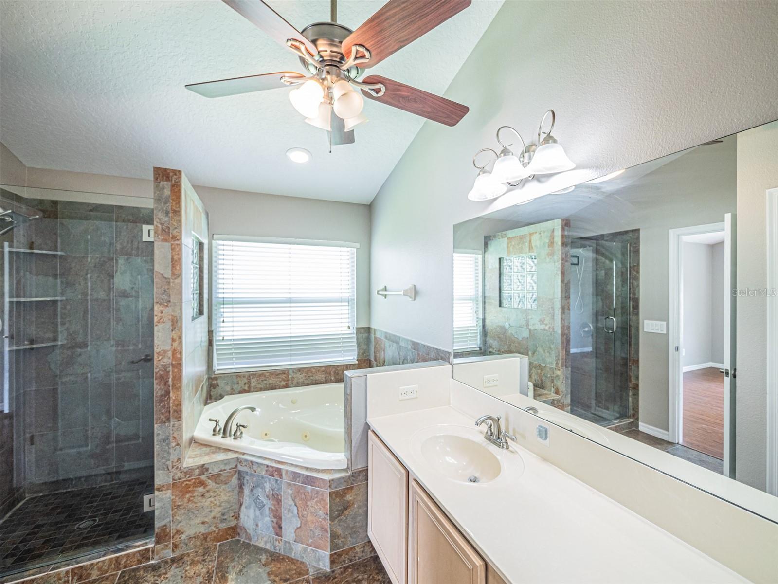 2843 Strand Cir Property Photo 27