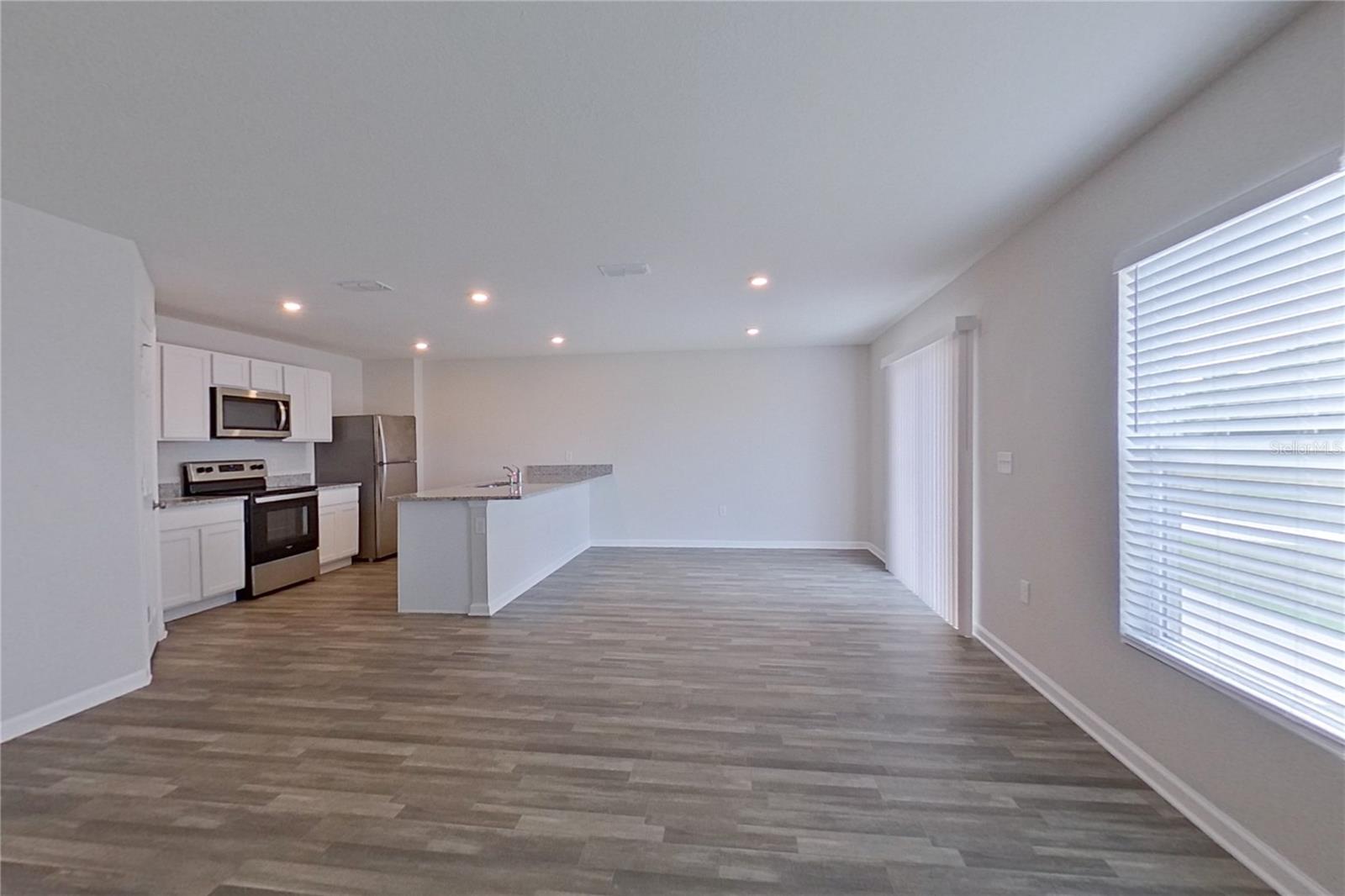 1802 Nebraska Loop Property Photo 3