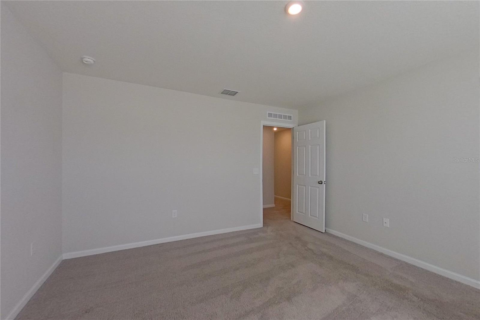 1802 Nebraska Loop Property Photo 8