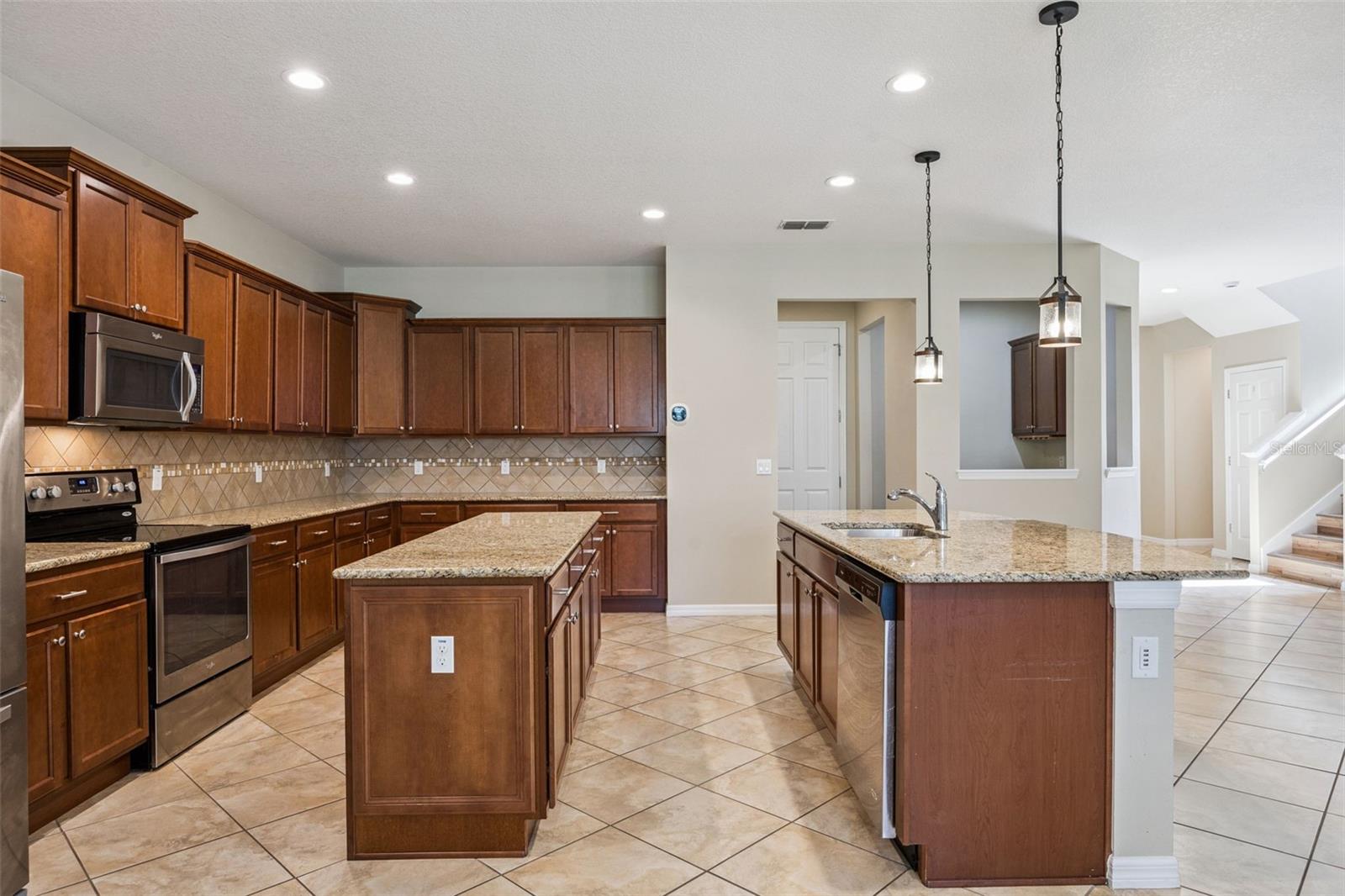 13328 Overstreet Rd Property Photo 6