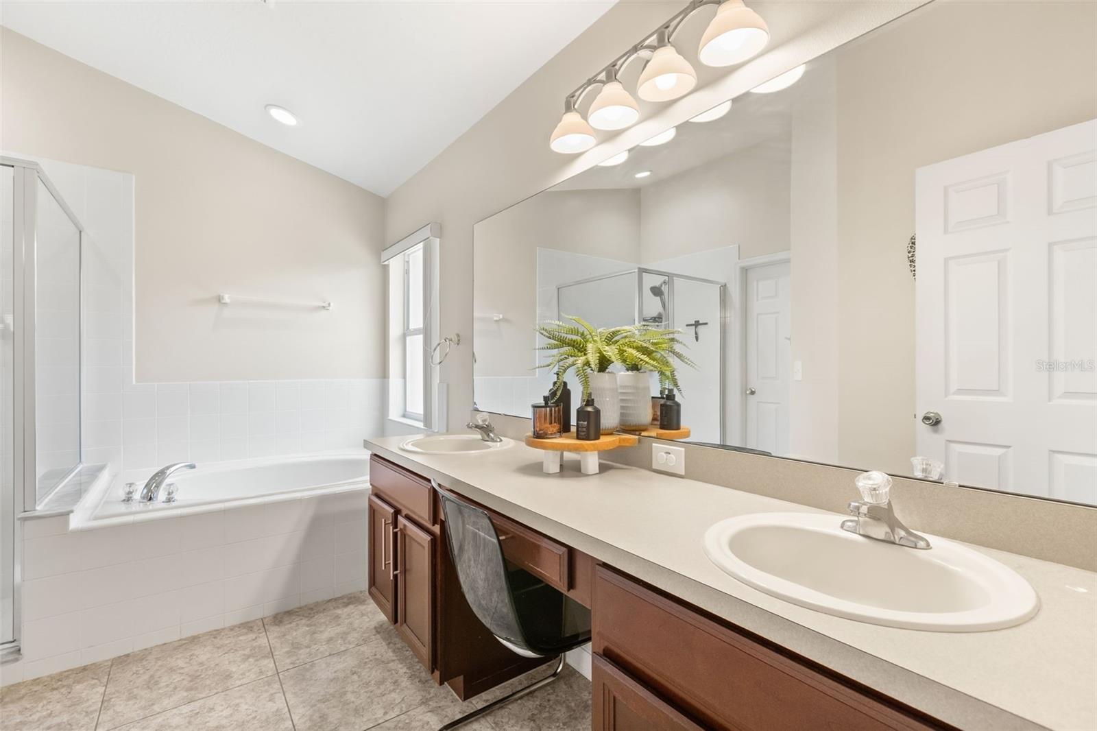 4071 Longworth Loop Property Photo 27