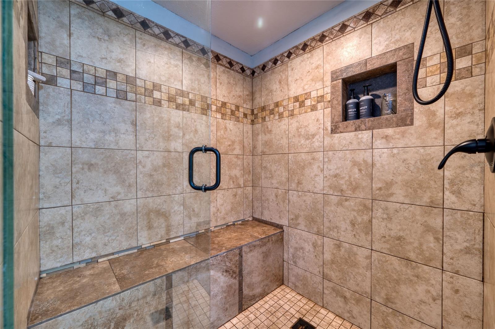 465 11th Ave Property Photo 44