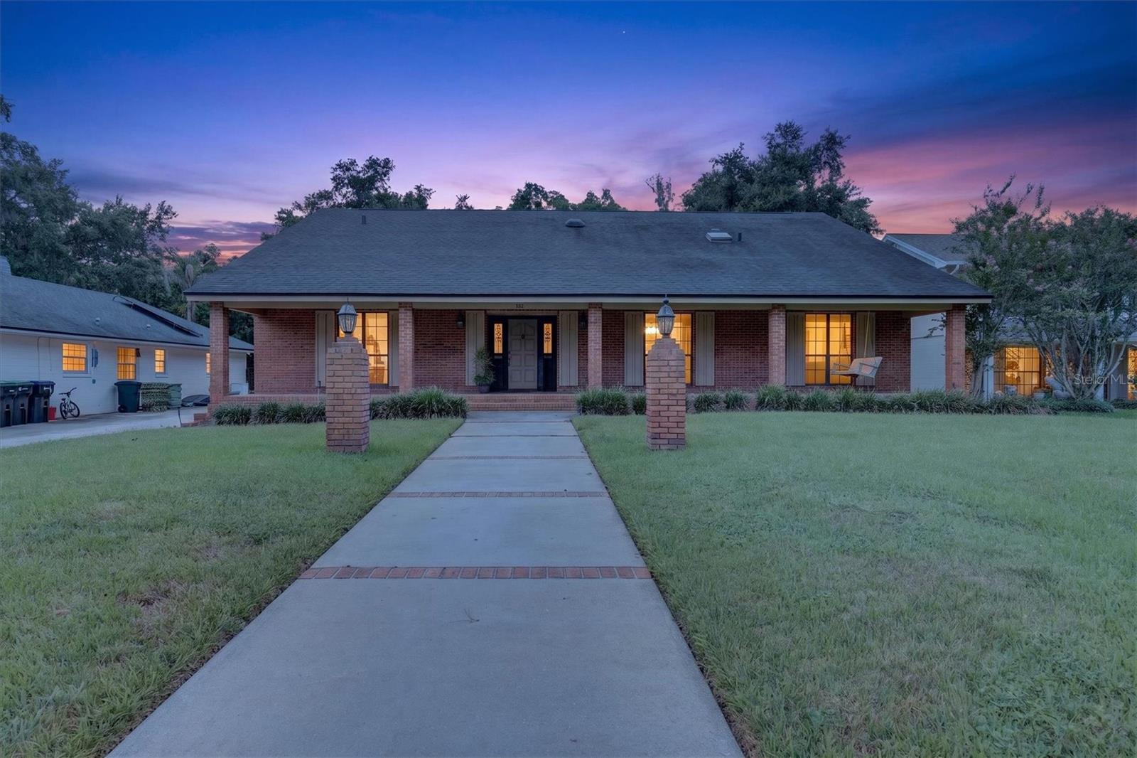 306 OAK ESTATES DR