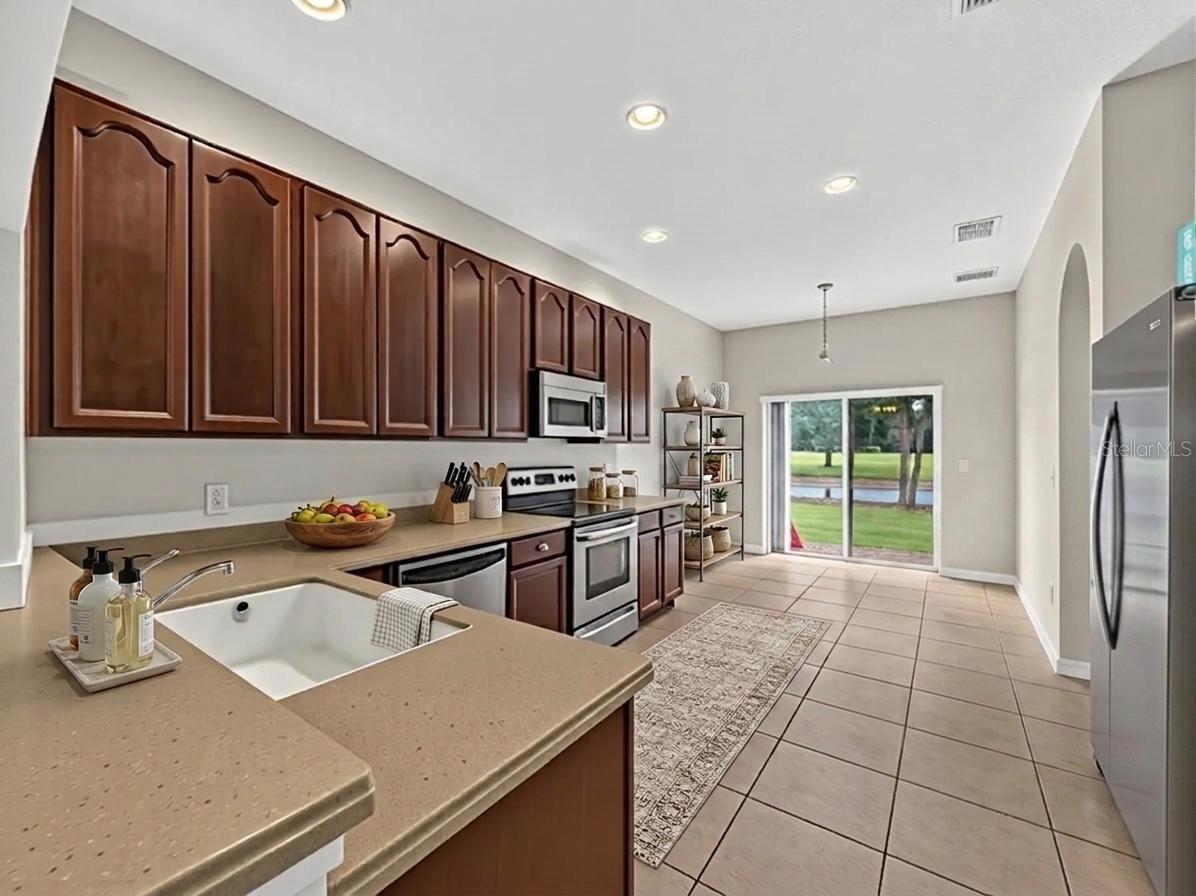 10411 Park Commons Dr Property Photo 7